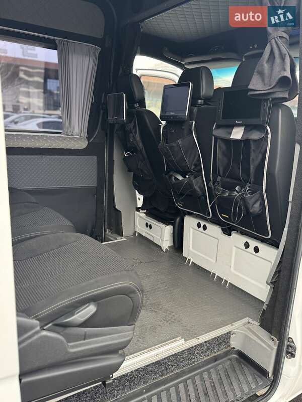 Микроавтобус Volkswagen Crafter 2015 в Киеве