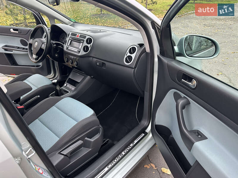 Хэтчбек Volkswagen Cross Golf Plus 2008 в Кременчуге