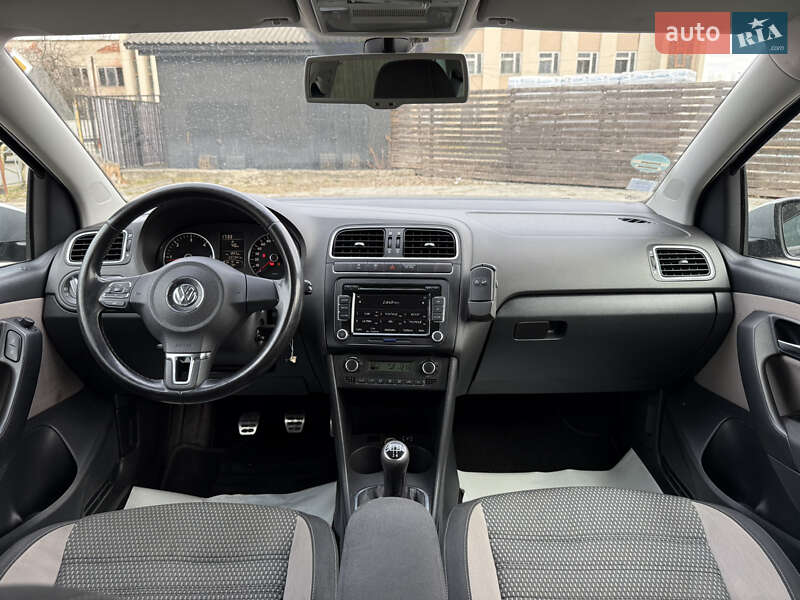 Хэтчбек Volkswagen Cross Polo 2012 в Тячеве