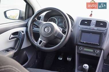 Хэтчбек Volkswagen Cross Polo 2011 в 