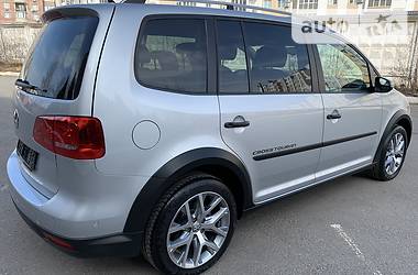 Минивэн Volkswagen Cross Touran 2015 в 