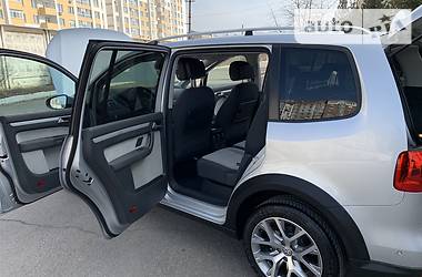 Минивэн Volkswagen Cross Touran 2015 в 