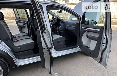Минивэн Volkswagen Cross Touran 2015 в 