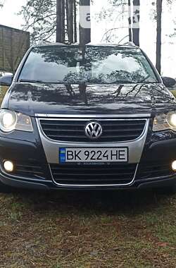 Минивэн Volkswagen Cross Touran 2007 в Дубно