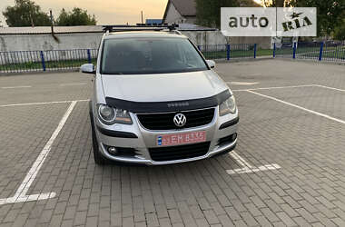 Минивэн Volkswagen Cross Touran 2007 в Нововолынске