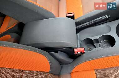Мінівен Volkswagen Cross Touran 2008 в 