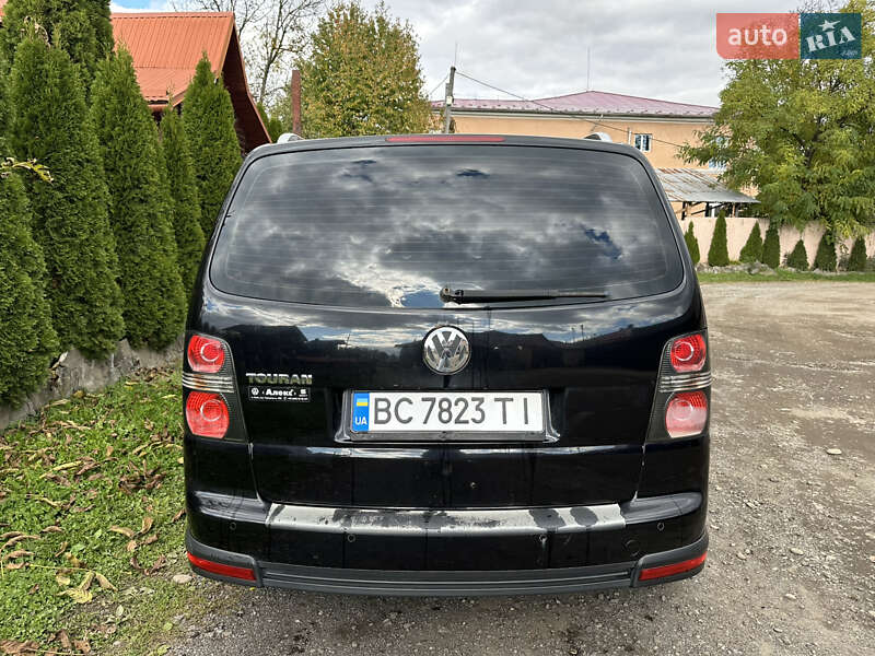 Минивэн Volkswagen Cross Touran 2007 в Жовкве