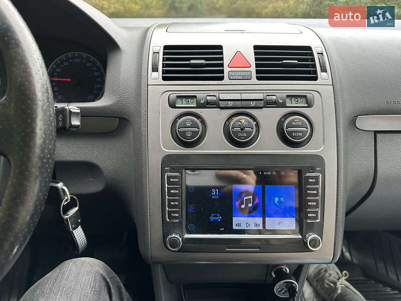 Минивэн Volkswagen Cross Touran 2007 в Жовкве