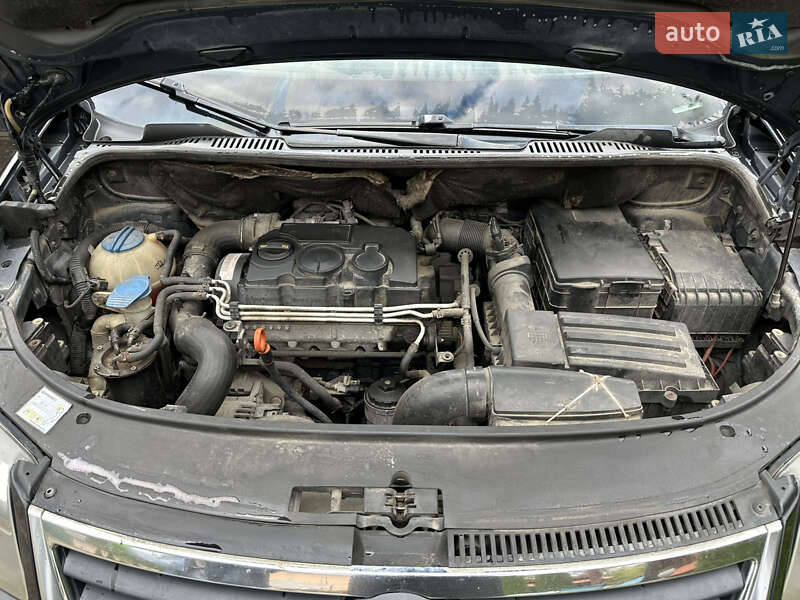 Минивэн Volkswagen Cross Touran 2007 в Жовкве