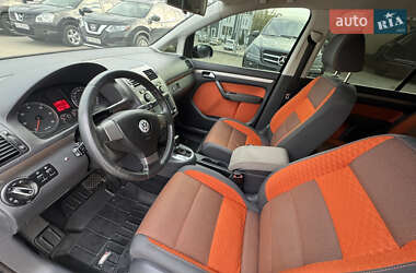 Мінівен Volkswagen Cross Touran 2007 в  фото 23 Мінівен Volkswagen Cross Touran 2007 в
