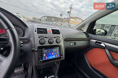 Мінівен Volkswagen Cross Touran 2007 в  фото 32 Мінівен Volkswagen Cross Touran 2007 в