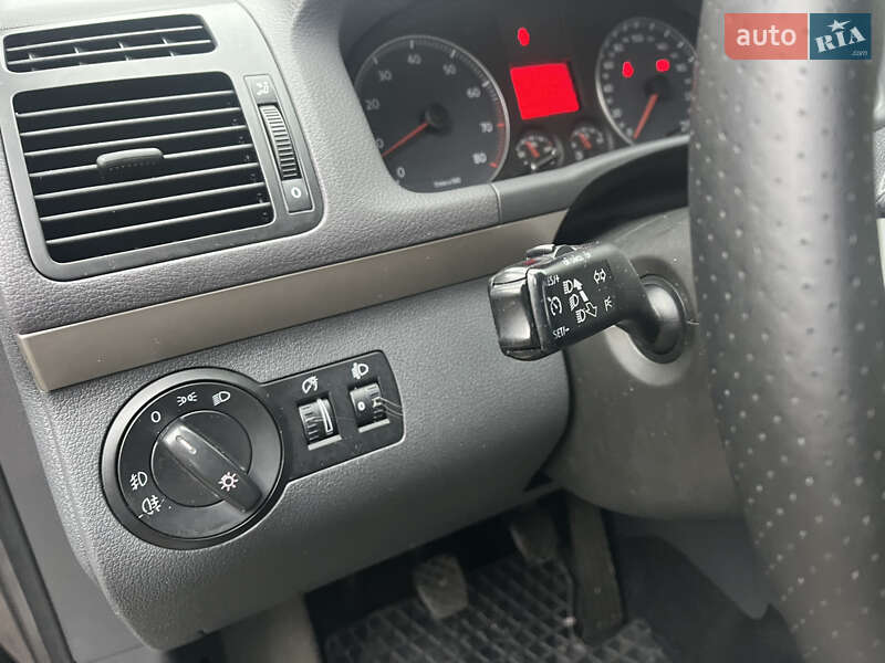 Минивэн Volkswagen Cross Touran 2008 в Ахтырке фото 37 Минивэн Volkswagen Cross Touran 2008 в Ахтырке