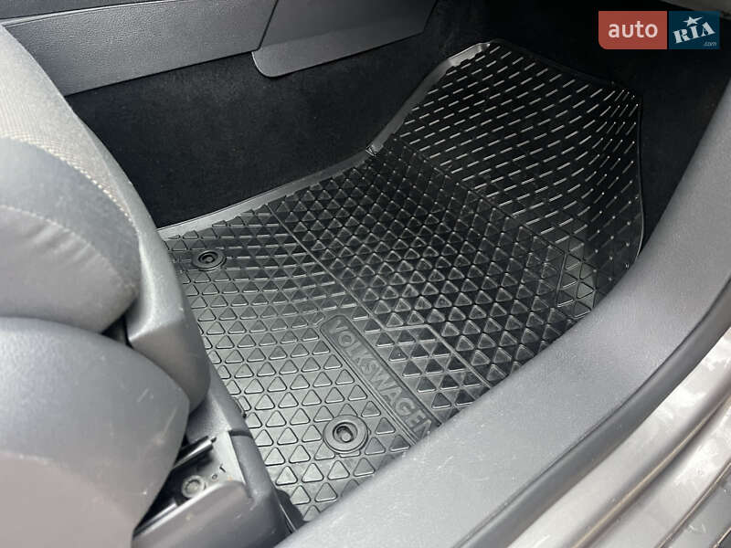 Минивэн Volkswagen Cross Touran 2008 в Ахтырке фото 49 Минивэн Volkswagen Cross Touran 2008 в Ахтырке