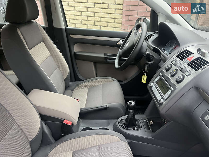 Минивэн Volkswagen Cross Touran 2008 в Ахтырке фото 53 Минивэн Volkswagen Cross Touran 2008 в Ахтырке
