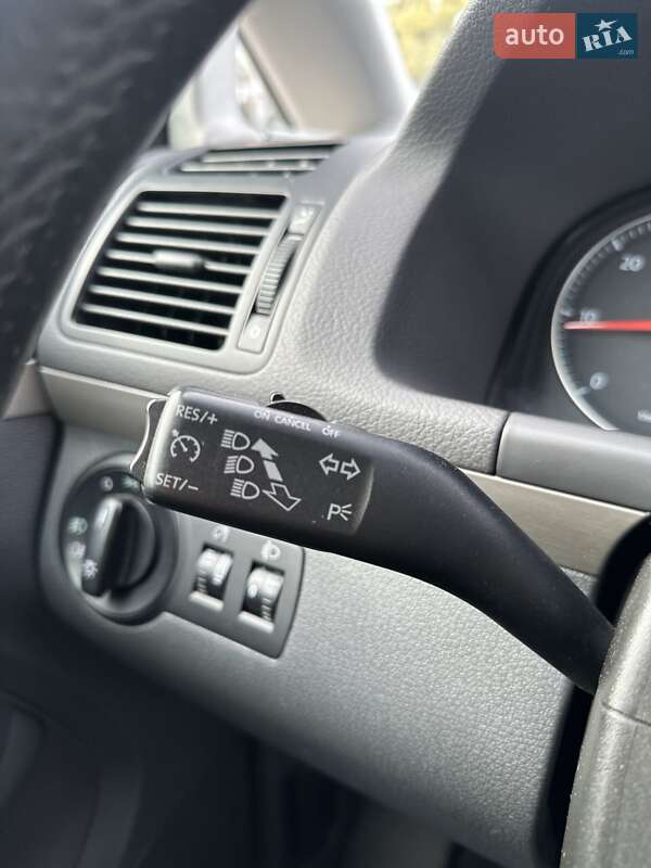 Минивэн Volkswagen Cross Touran 2009 в Белогородке фото 33 Минивэн Volkswagen Cross Touran 2009 в Белогородке