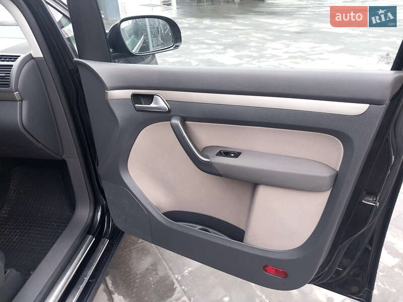 Минивэн Volkswagen Cross Touran 2008 в Самборе