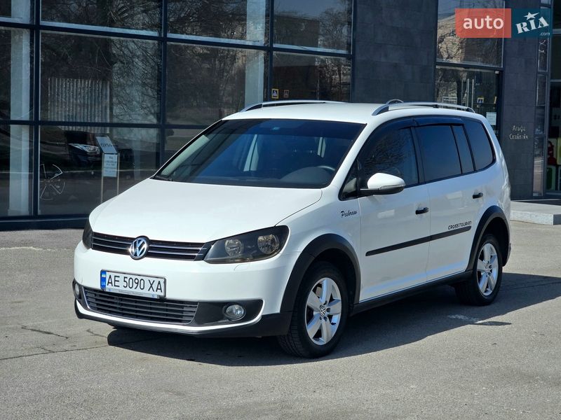 Volkswagen Cross Touran 2011 Volkswagen Cross Touran 2011