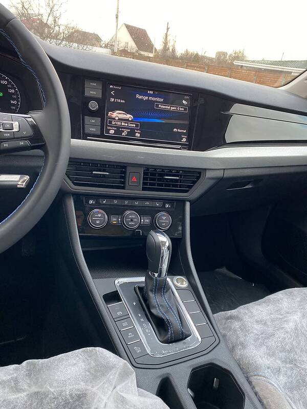 Седан Volkswagen e-Bora 2019 в Борисполе