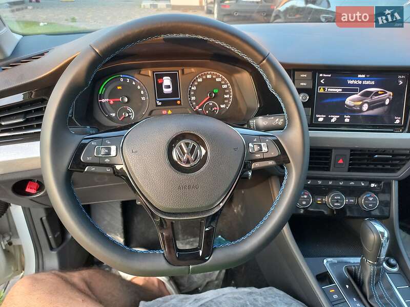 Седан Volkswagen e-Bora 2019 в Дніпрі