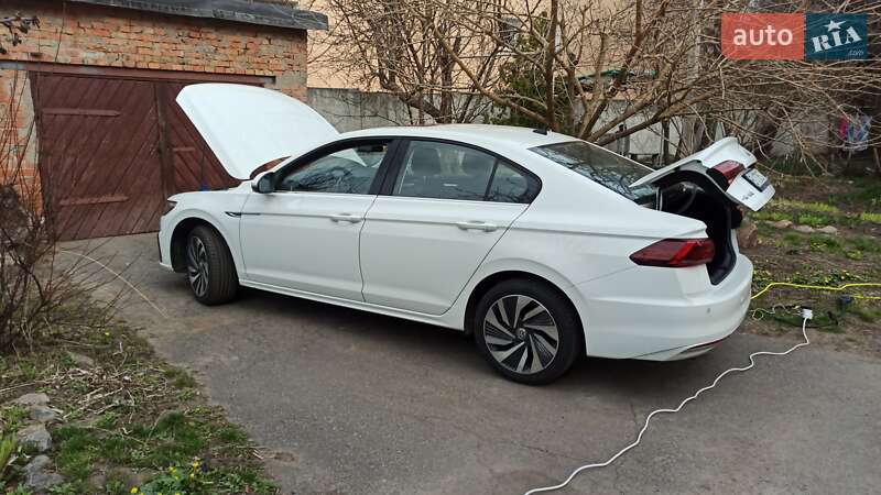 Седан Volkswagen e-Bora 2019 в Полтаві
