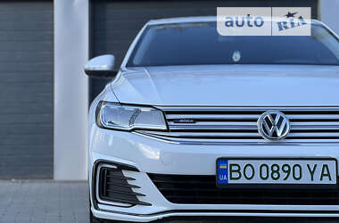 Седан Volkswagen e-Bora 2020 в Тернополі