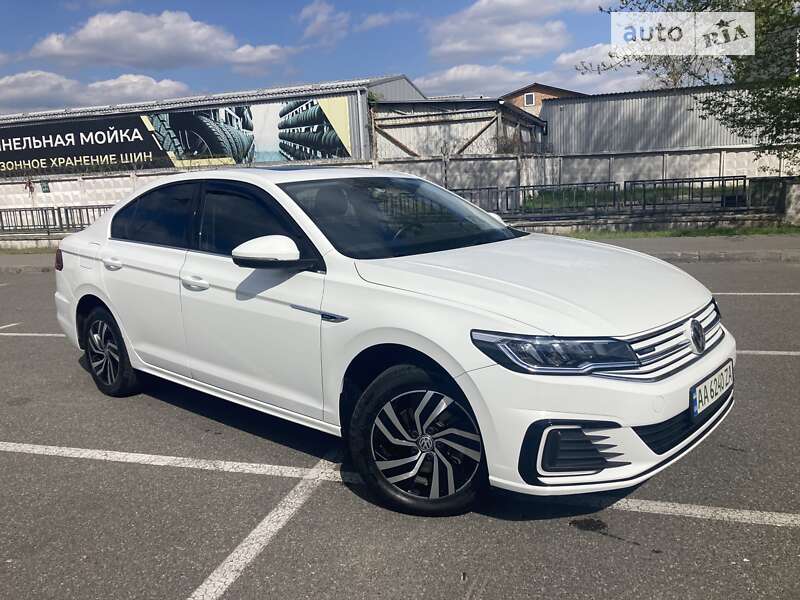Седан Volkswagen e-Bora 2020 в Києві