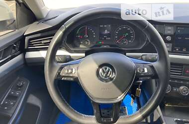 Седан Volkswagen e-Bora 2020 в Києві