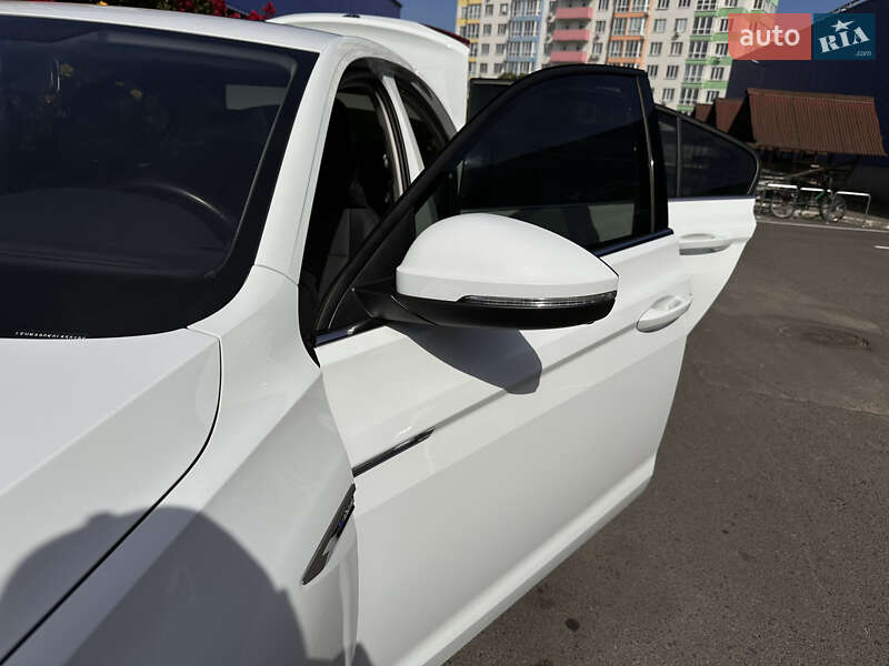 Седан Volkswagen e-Bora 2020 в Одесі