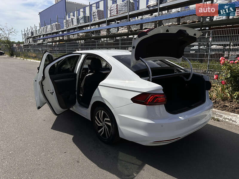 Седан Volkswagen e-Bora 2020 в Одесі