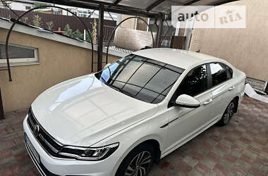 Седан Volkswagen e-Bora 2019 в 