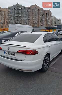 Седан Volkswagen e-Bora 2019 в 
