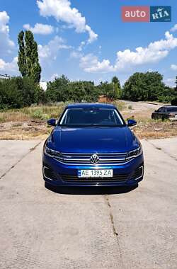 Седан Volkswagen e-Bora 2019 в 