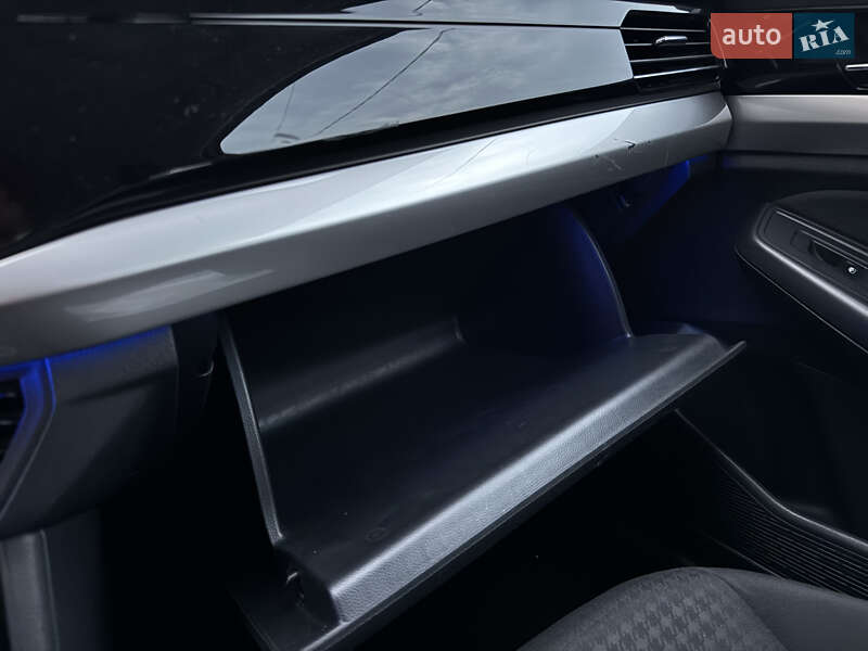 Седан Volkswagen e-Bora 2019 в Києві