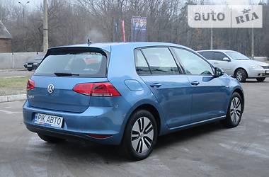 Хетчбек Volkswagen e-Golf 2015 в Києві