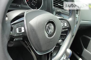 Хетчбек Volkswagen e-Golf 2017 в 
