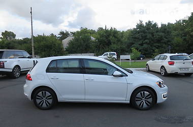 Хетчбек Volkswagen e-Golf 2016 в Києві