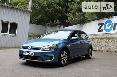 Хэтчбек Volkswagen e-Golf 2016 в Киеве