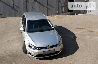 Хэтчбек Volkswagen e-Golf 2015 в Кременчуге