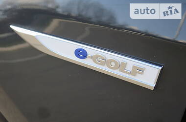 Хетчбек Volkswagen e-Golf 2017 в 
