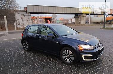 Хетчбек Volkswagen e-Golf 2015 в Києві