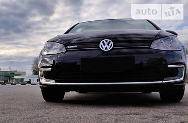 Хетчбек Volkswagen e-Golf 2016 в 