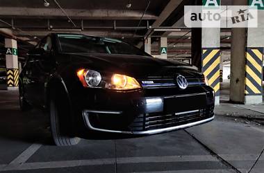 Хетчбек Volkswagen e-Golf 2016 в 