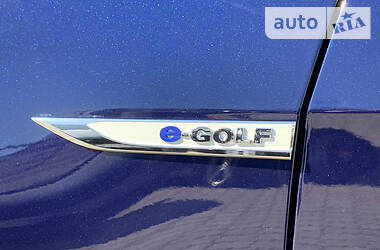 Хетчбек Volkswagen e-Golf 2019 в 