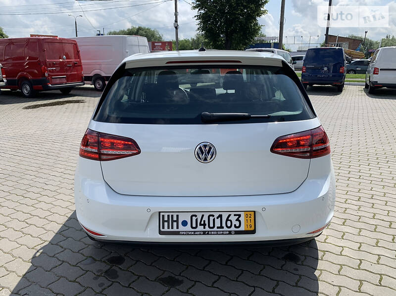 Хетчбек Volkswagen e-Golf 2016 в Хмельницькому