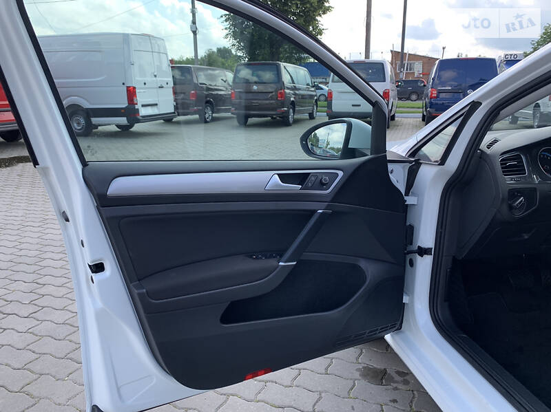Хетчбек Volkswagen e-Golf 2016 в Хмельницькому