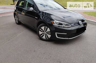 Хетчбек Volkswagen e-Golf 2017 в 