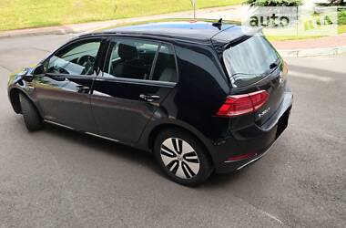 Хетчбек Volkswagen e-Golf 2017 в 