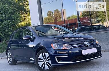 Хетчбек Volkswagen e-Golf 2016 в 