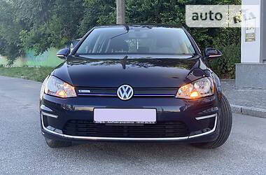 Хетчбек Volkswagen e-Golf 2016 в 