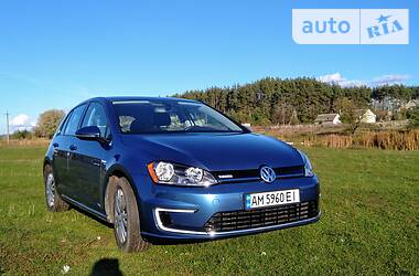 Хэтчбек Volkswagen e-Golf 2015 в Житомире